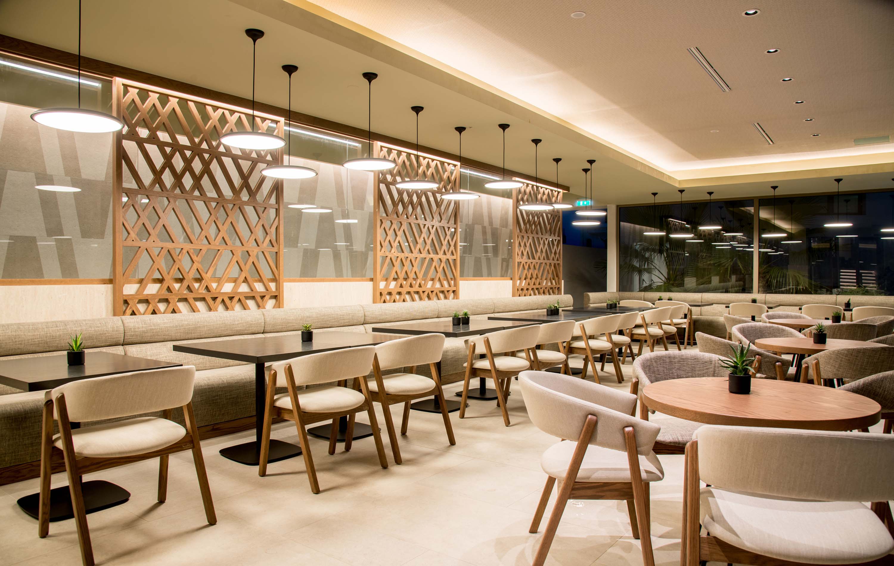 Restaurants & Bars  (8)